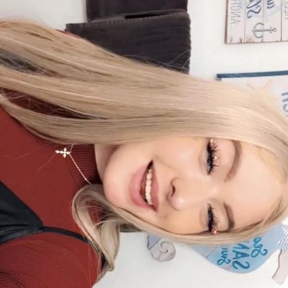 Meet your Posher, Alexis - Picture 1 of 1